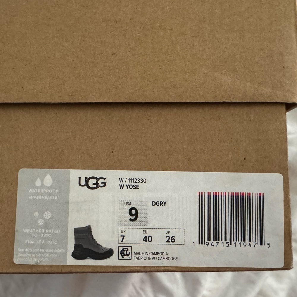 UGG Women's Yose Snow Boot - Picture 2 of 4